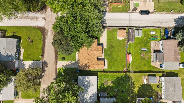 2714 W 70th Street, Davenport, IA 52806
