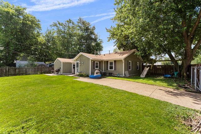 2714 W 70th Street, Davenport, IA 52806