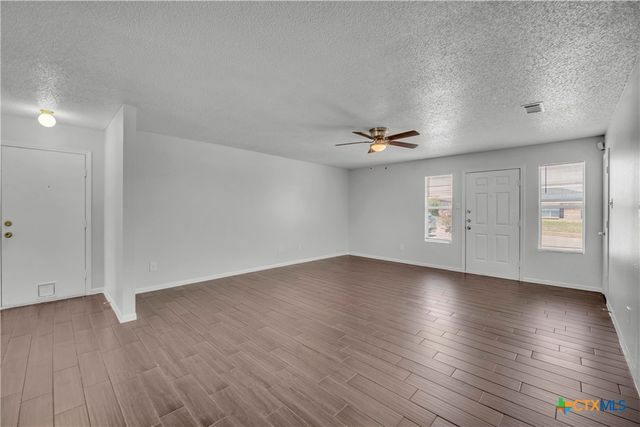 4300 Beach Ball Drive, Killeen, TX 76549