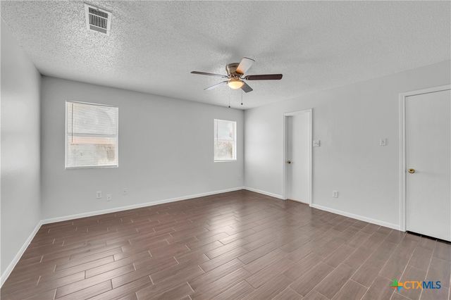 4300 Beach Ball Drive, Killeen, TX 76549