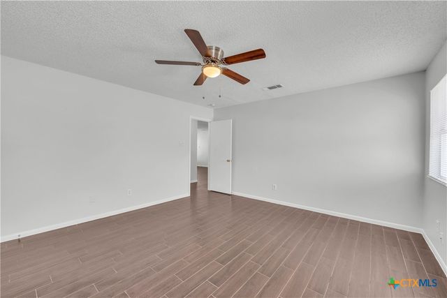 4300 Beach Ball Drive, Killeen, TX 76549