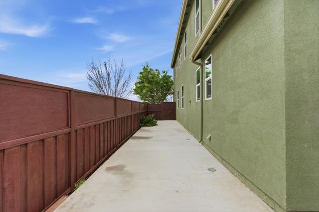 651 Livingston Avenue, King City, CA 93930