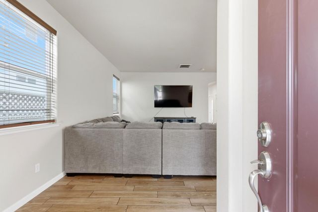 651 Livingston Avenue, King City, CA 93930