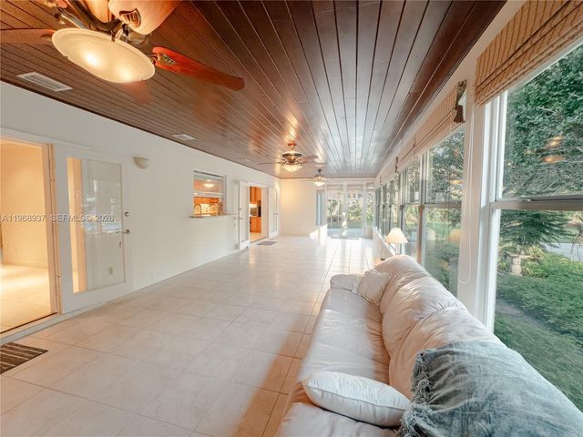 9350 SW 120th St, Miami, FL 33176