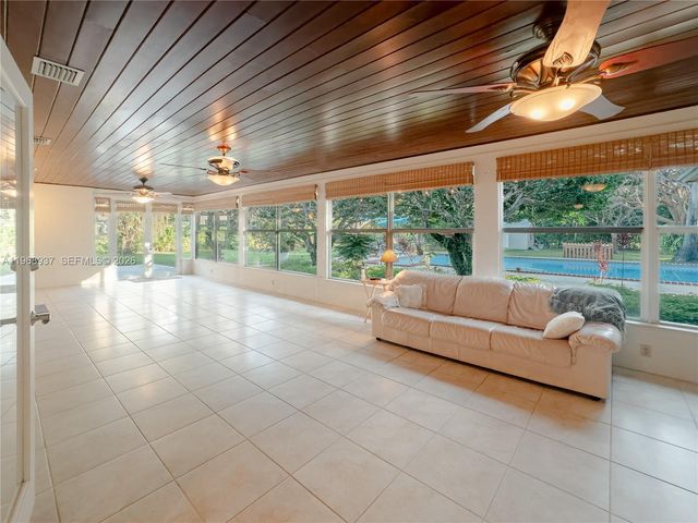 9350 SW 120th St, Miami, FL 33176