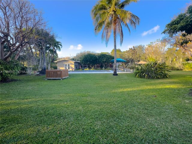 9350 SW 120th St, Miami, FL 33176