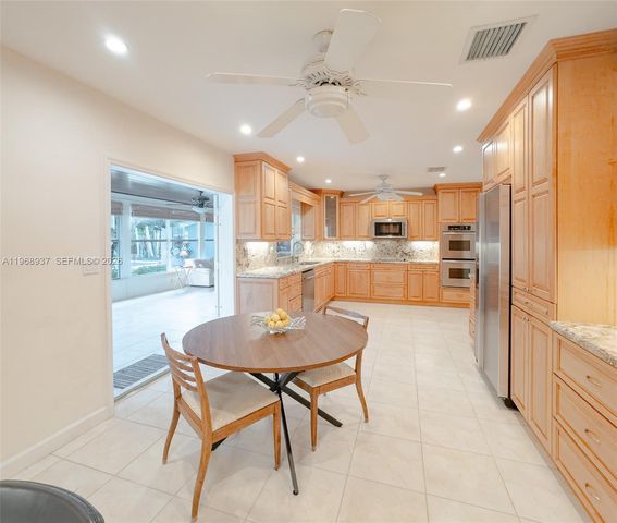 9350 SW 120th St, Miami, FL 33176