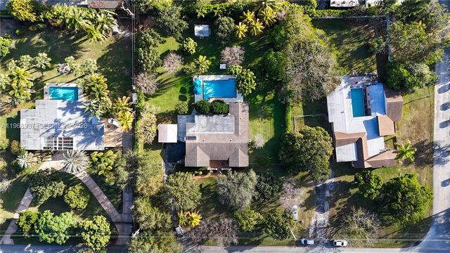 9350 SW 120th St, Miami, FL 33176