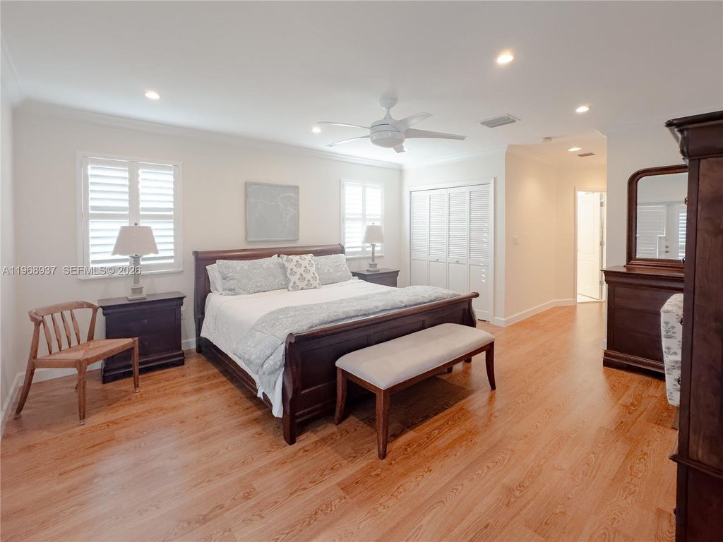 Image 19 of property listing at 9350 SW 120th St, Miami, FL 33176