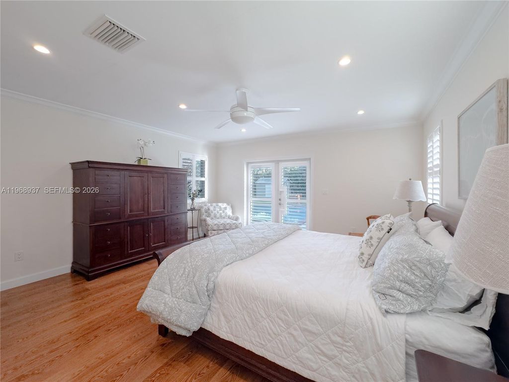 Image 21 of property listing at 9350 SW 120th St, Miami, FL 33176