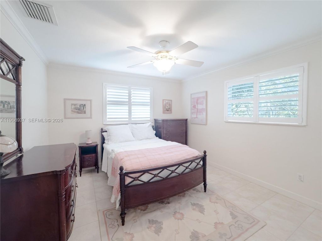 Image 28 of property listing at 9350 SW 120th St, Miami, FL 33176