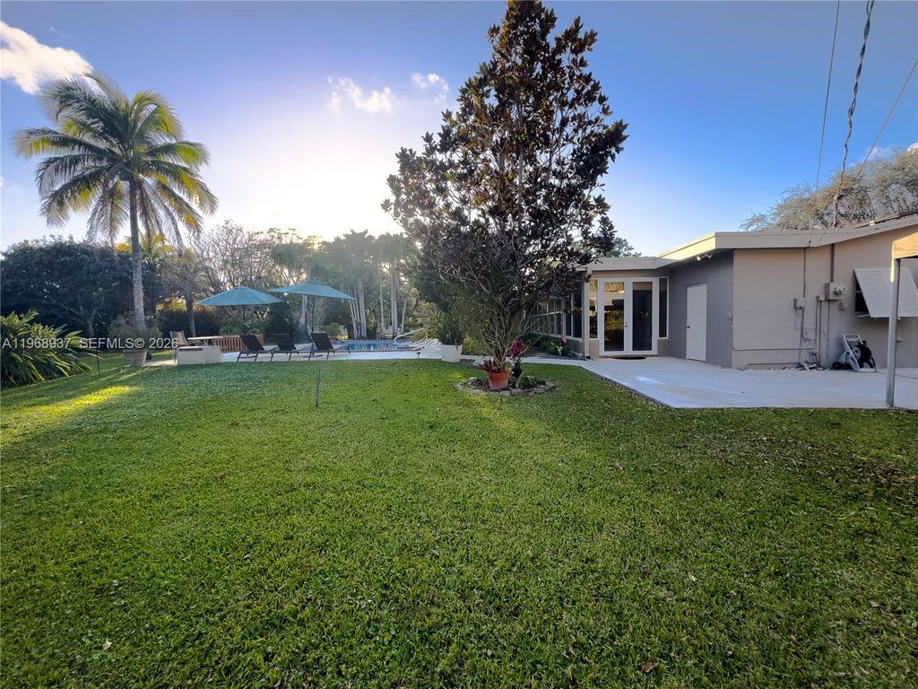 Image 44 of property listing at 9350 SW 120th St, Miami, FL 33176