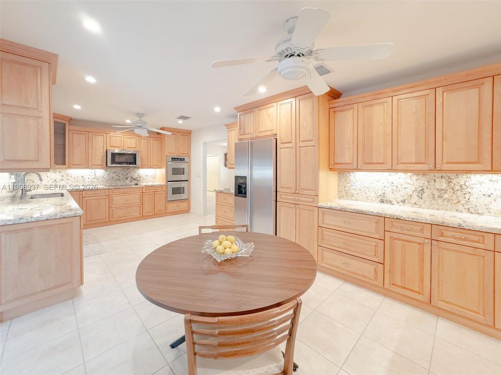 Image 55 of property listing at 9350 SW 120th St, Miami, FL 33176