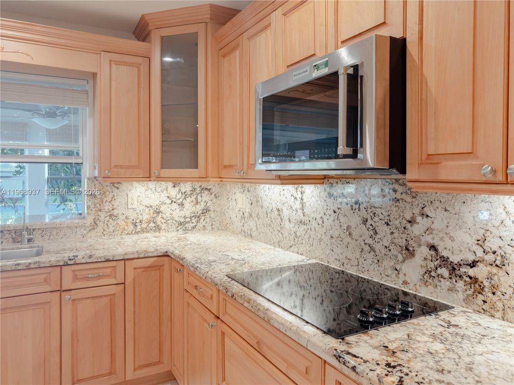 Image 59 of property listing at 9350 SW 120th St, Miami, FL 33176