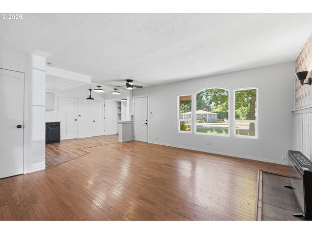 365 BOONE Rd Se, Salem, OR 97306