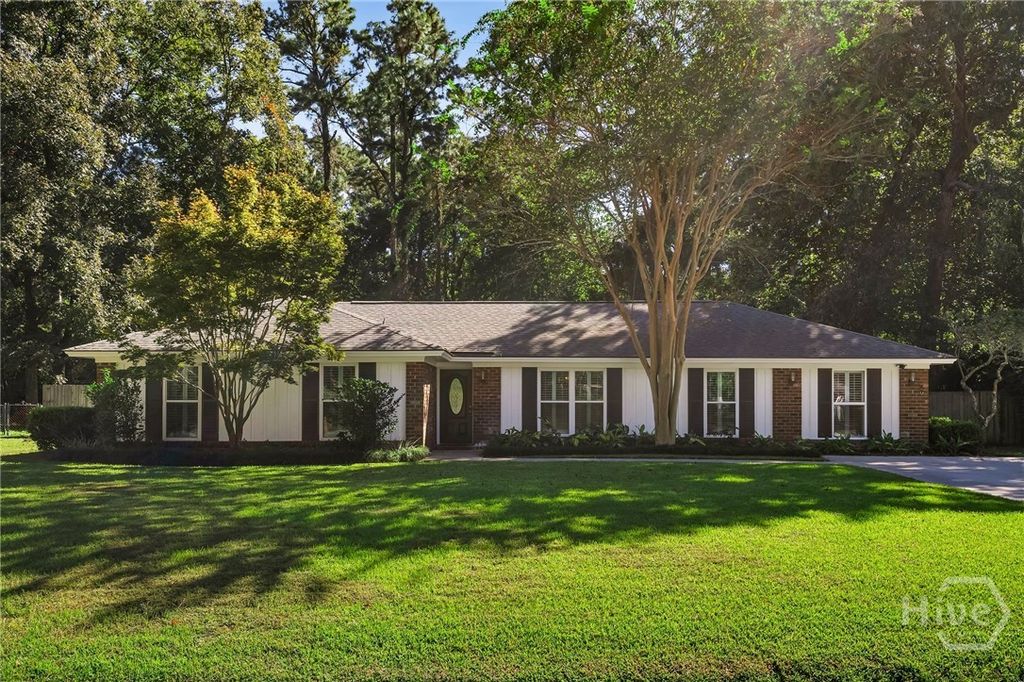 Image 1 of property listing at 614 Suncrest Boulevard, Savannah, GA 31410