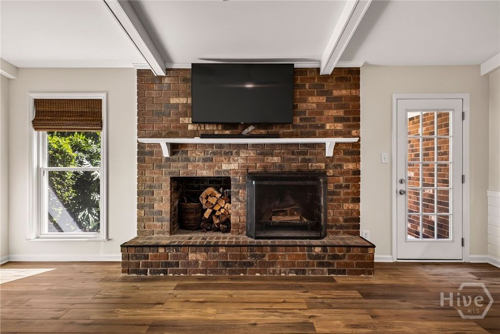 Image 10 of property listing at 614 Suncrest Boulevard, Savannah, GA 31410