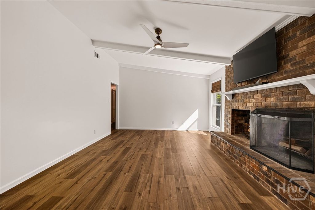 Image 13 of property listing at 614 Suncrest Boulevard, Savannah, GA 31410