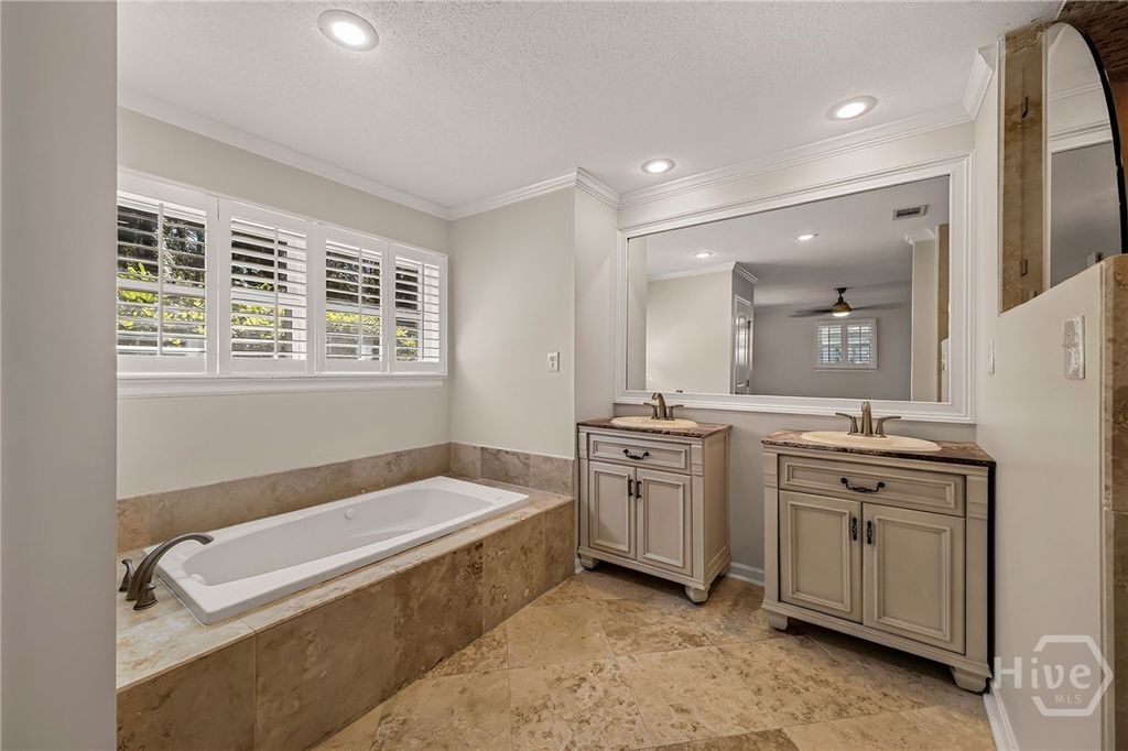 Image 25 of property listing at 614 Suncrest Boulevard, Savannah, GA 31410