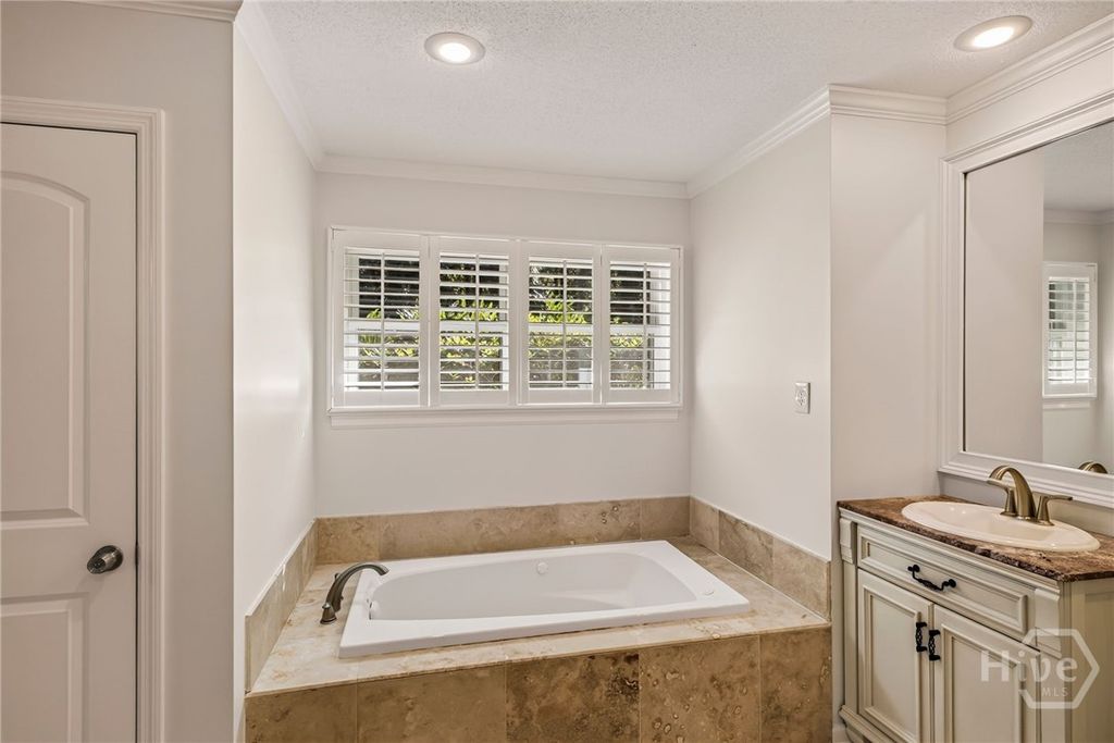 Image 27 of property listing at 614 Suncrest Boulevard, Savannah, GA 31410