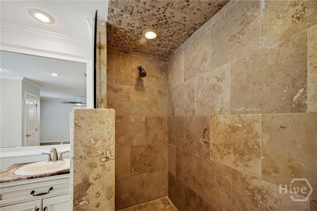 Image 28 of property listing at 614 Suncrest Boulevard, Savannah, GA 31410