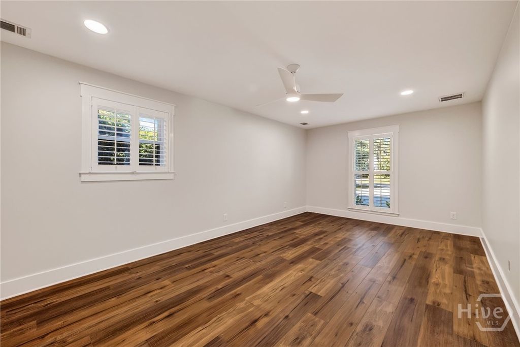 Image 30 of property listing at 614 Suncrest Boulevard, Savannah, GA 31410