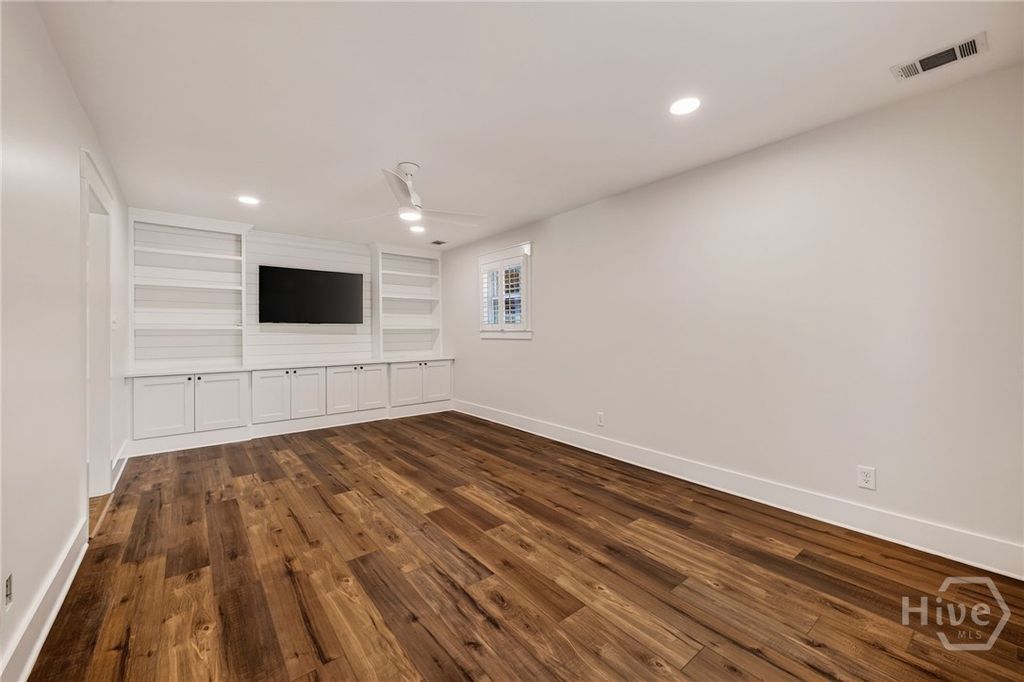 Image 32 of property listing at 614 Suncrest Boulevard, Savannah, GA 31410