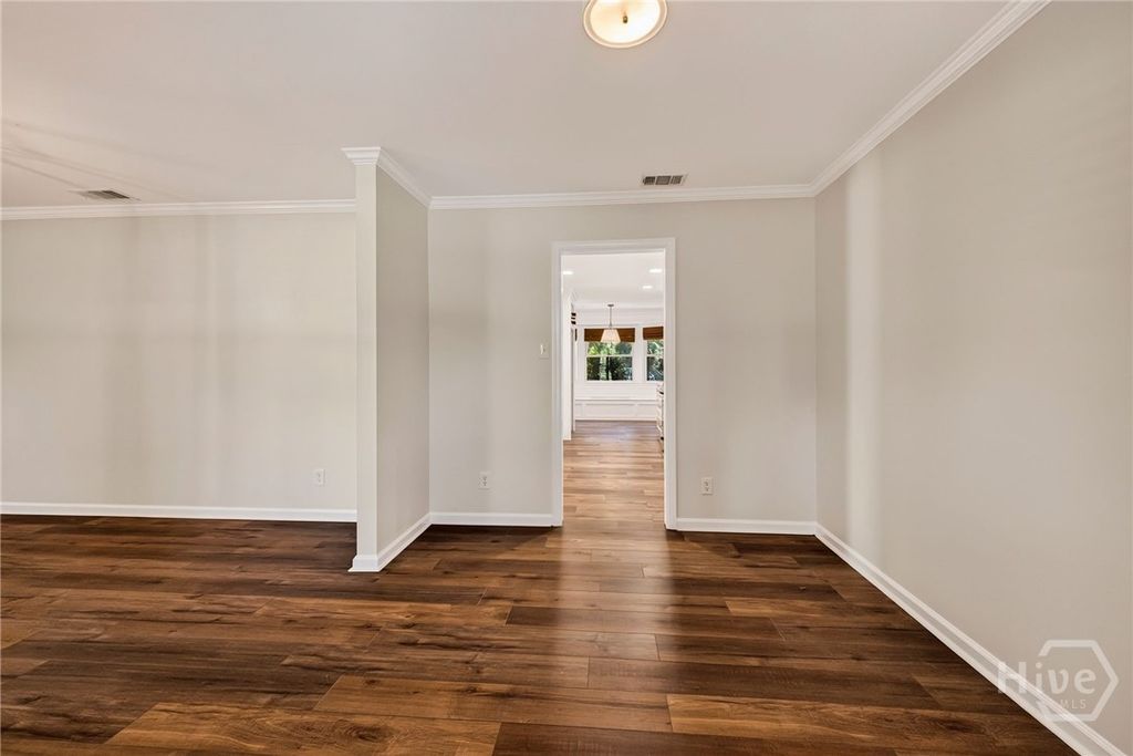 Image 40 of property listing at 614 Suncrest Boulevard, Savannah, GA 31410
