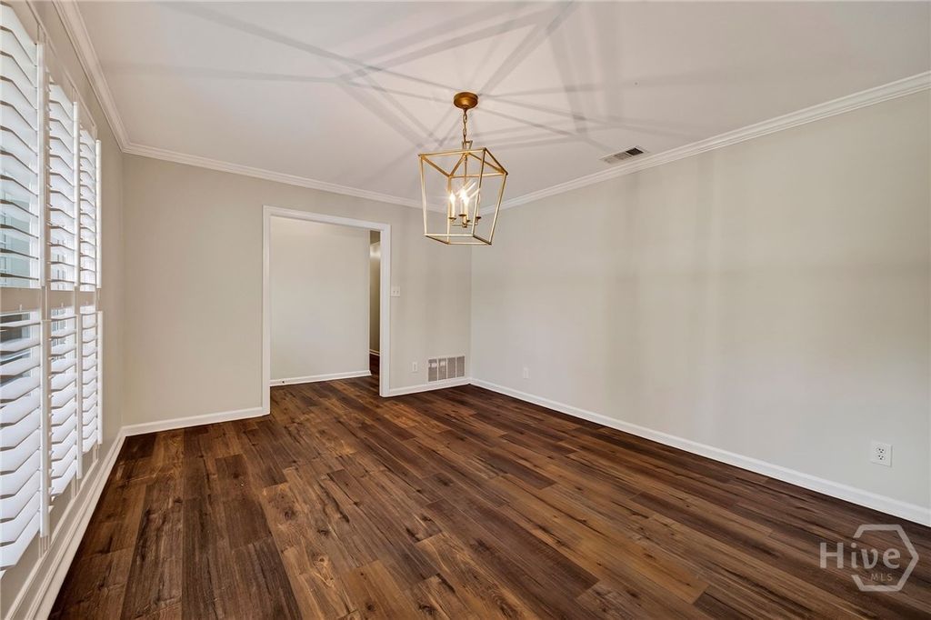 Image 43 of property listing at 614 Suncrest Boulevard, Savannah, GA 31410