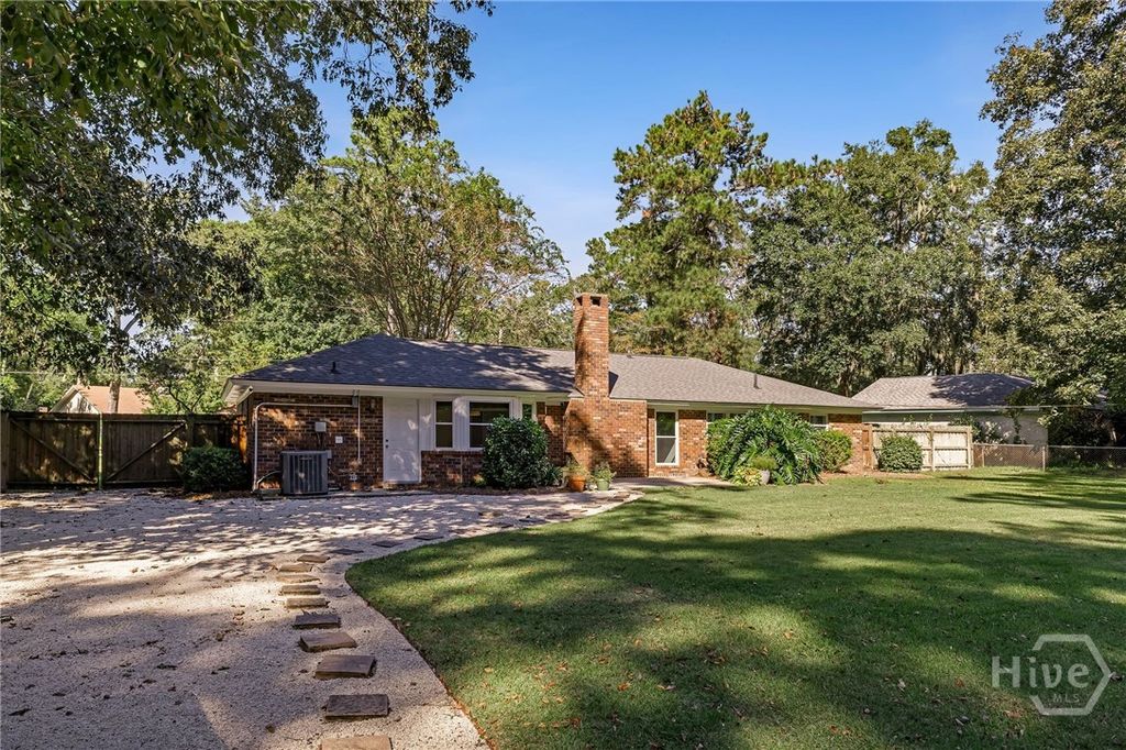 Image 55 of property listing at 614 Suncrest Boulevard, Savannah, GA 31410