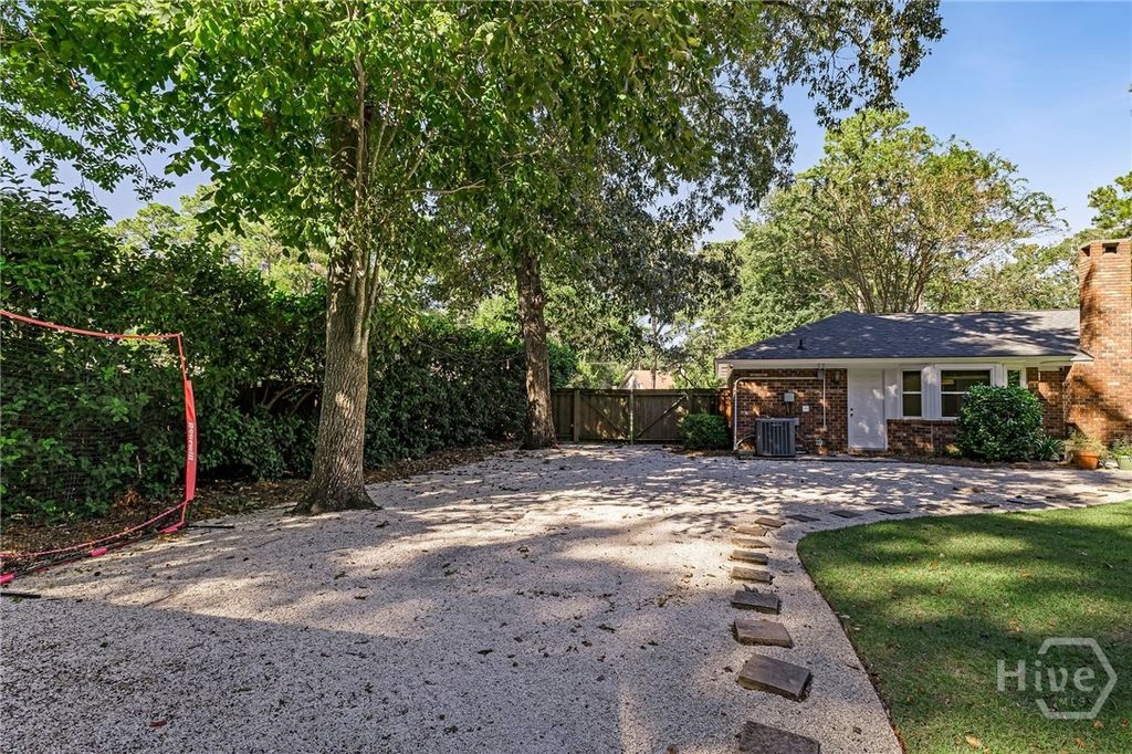 Image 59 of property listing at 614 Suncrest Boulevard, Savannah, GA 31410