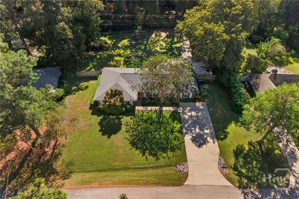 Image 61 of property listing at 614 Suncrest Boulevard, Savannah, GA 31410