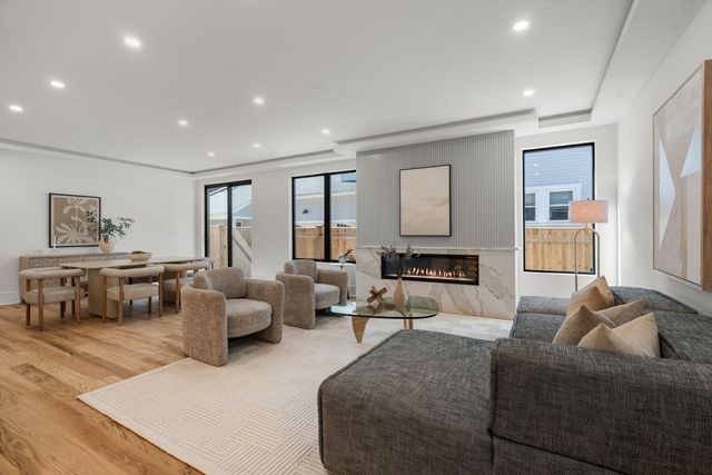 28 Keefe Ave 28, Newton, MA 02464