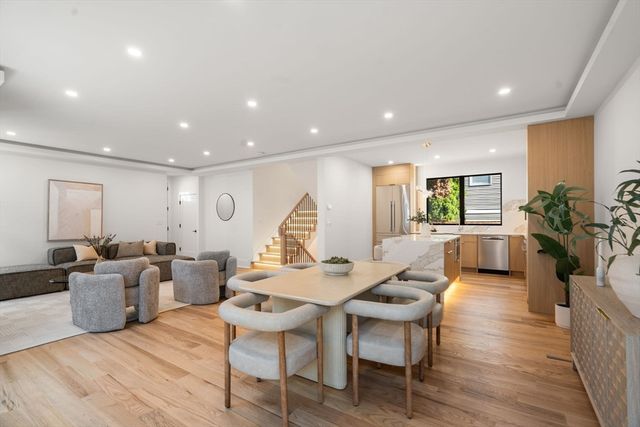 28 Keefe Ave 28, Newton, MA 02464