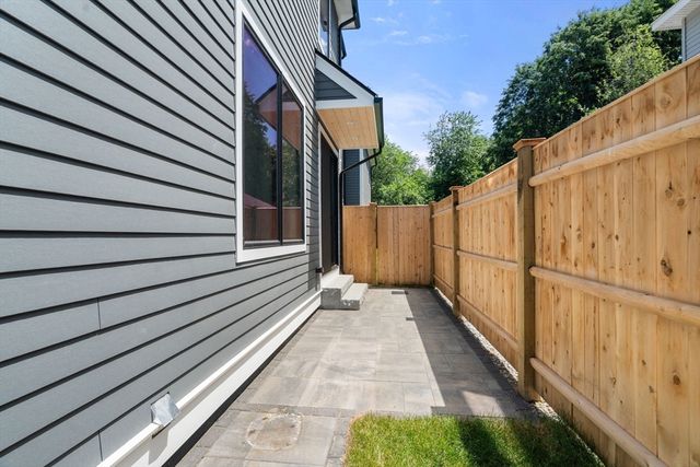 28 Keefe Ave 28, Newton, MA 02464