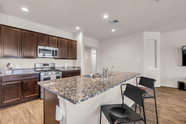 3910 Hybrid Court, Baytown, TX 77521