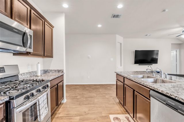 3910 Hybrid Court, Baytown, TX 77521