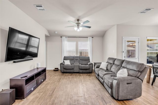 3910 Hybrid Court, Baytown, TX 77521