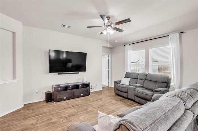 3910 Hybrid Court, Baytown, TX 77521