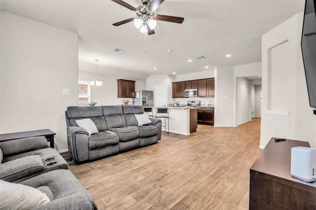 3910 Hybrid Court, Baytown, TX 77521