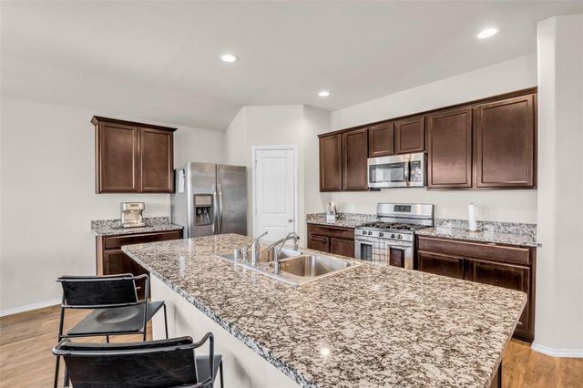 3910 Hybrid Court, Baytown, TX 77521