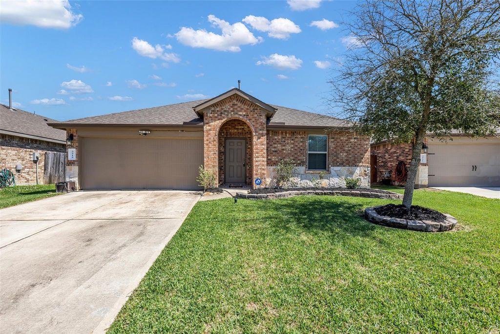 3910 Hybrid Court, Baytown, TX 77521