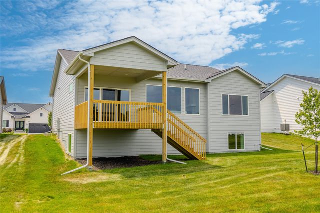 627 Dolce Court, West Des Moines, IA 50266