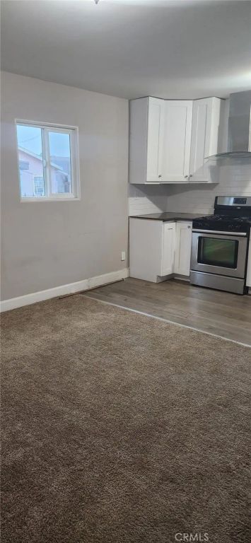 Image 3 of property listing at 901 E 42nd, Los Angeles, CA 90011