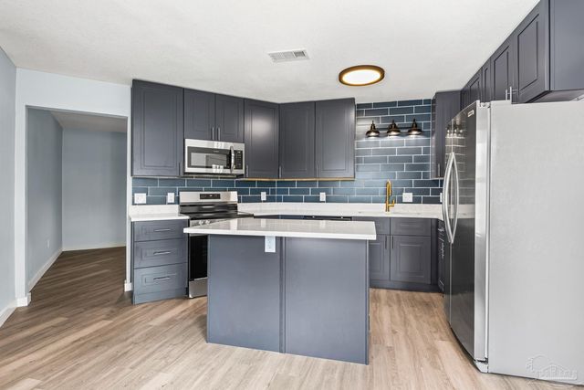 2028 Coral Creek Dr, Pensacola, FL 32506