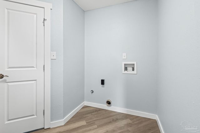 2028 Coral Creek Dr, Pensacola, FL 32506