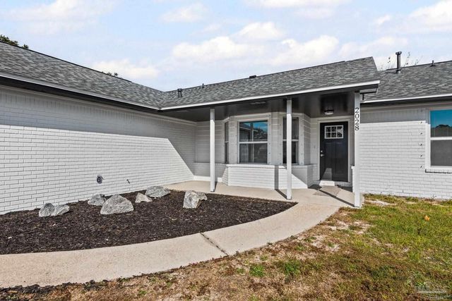 2028 Coral Creek Dr, Pensacola, FL 32506