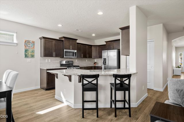 3350 NW 9th Lane, Redmond, OR 97756