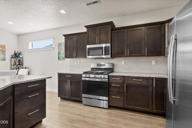 3350 NW 9th Lane, Redmond, OR 97756