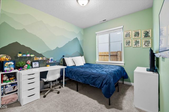 3350 NW 9th Lane, Redmond, OR 97756